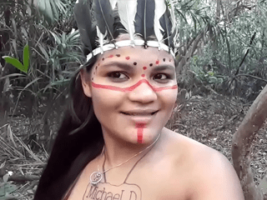 Ester Tigresa Vip é uma índia da tribo aquidáoanus que deu o cuzinho na mata