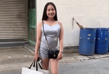 Asiática gostosa topou ir para o motel com o turista desconhecido para gravar um vídeo de sexo muito excitante
