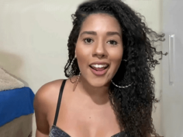 Camila Mineira pediu para gozarem na boquinha dela em um vídeo provocante de punheta guiada