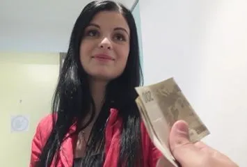 400 euros pra foder essa delícia