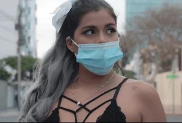 Peruana tarada deu para o turista do pau pequeno em um vídeo de putaria internacional com a sacana modelo