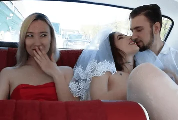 Putinha safada exibida casou peladinha em um vídeo de putaria onde a safada se exibe pelada