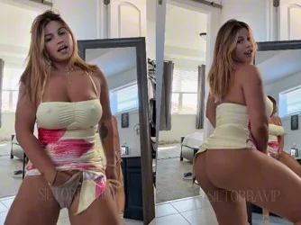 Morena dos peitos durinhos levando anal e dupla penetração com muito tesão